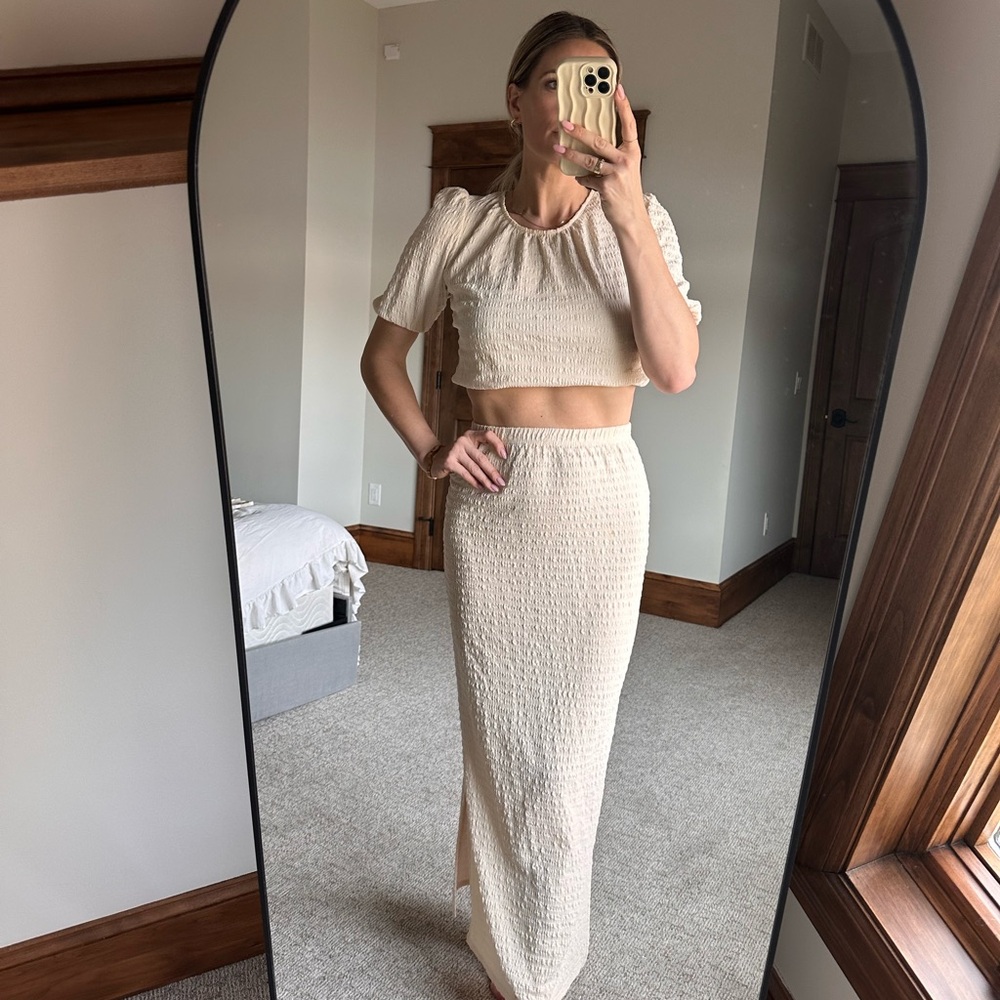 Elegant Cream Skirt with tie shortsleeved top